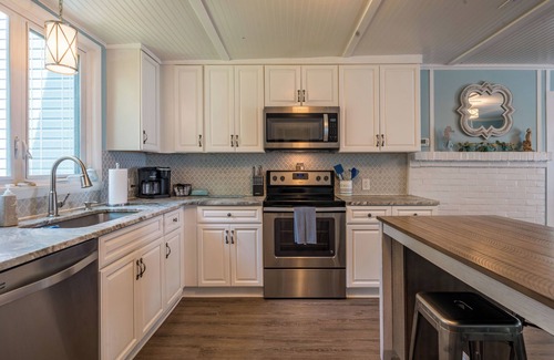 Geneva House | Best Value on Seneca Lake! RARE Level Lakefront on the Wine Trail!
