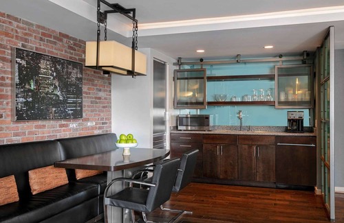 Streeterville House | Best Value, Quality Stay! Pets Allowed, Close to Chicago Riverwalk and The Cove