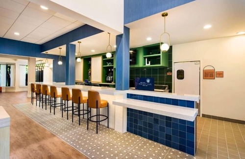 Eastwick House | Best Value, Quality Stay! Short Drive to Museum of Art, Pets are Welcome
