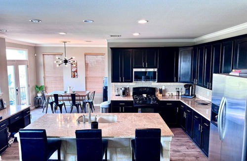 Stone Oak House | Best View in SATX! Exclusive Hilltop Gem|POOL|HTub