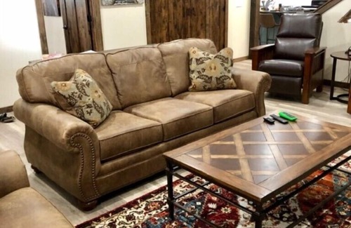 Silverton House | Best view of Kendall Mountain! Easy & ample truck and trailer parking!