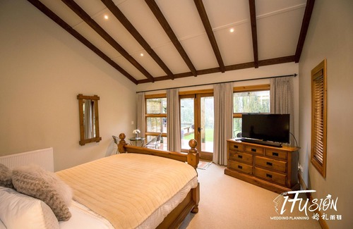 Arthur's Point House | Best view Queenstown 4 Bed house with Outdoor Jacuzzi close to Coronet Ski Field