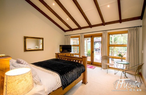 Arthur's Point House | Best view Queenstown 4 Bed house with Outdoor Jacuzzi close to Coronet Ski Field