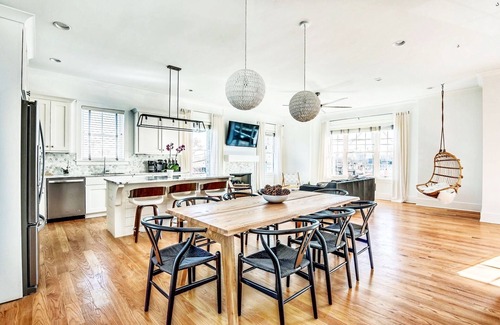 Hope Gardens House | ★Best Views in Downtown★Stunning design, rooftop, near BROADWAY - 8 beds