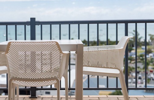 Airlie Beach Apartment | BEST VIEWS, POOL, SPA, CLOSE TO EVERYTHING