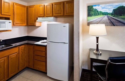 Quad Cities Hotel | Best Western Airport Inn