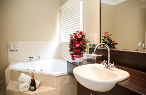Roma Hotel | Best Western Bungil Creek Motel
