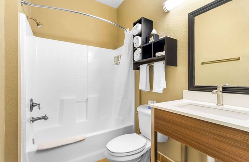 California City Hotel | Best Western California City Inn & Suites