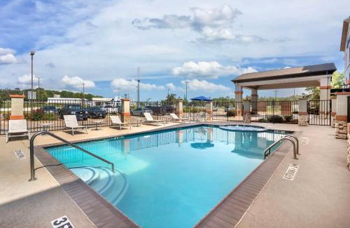 Carthage Hotel | Best Western Carthage Inn & Suites