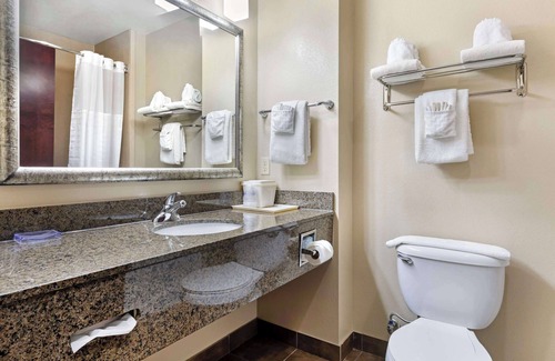 Carthage Hotel | Best Western Carthage Inn & Suites