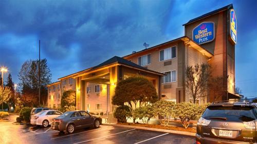 Wood Village Hotel | Best Western Cascade Inn & Suites