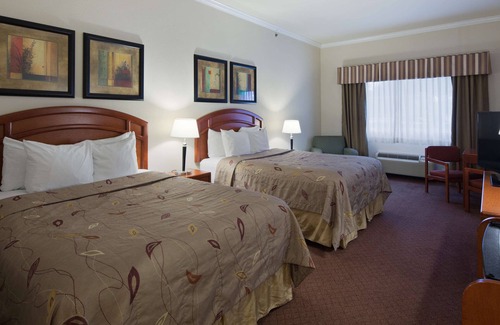 Cleveland Hotel | Best Western Cleveland Inn & Suites