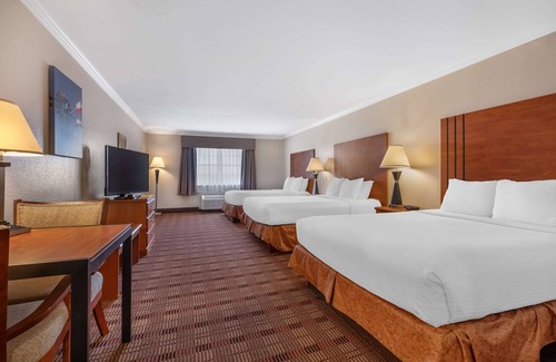 Mineral Wells Hotel | Best Western Club House Inn & Suites
