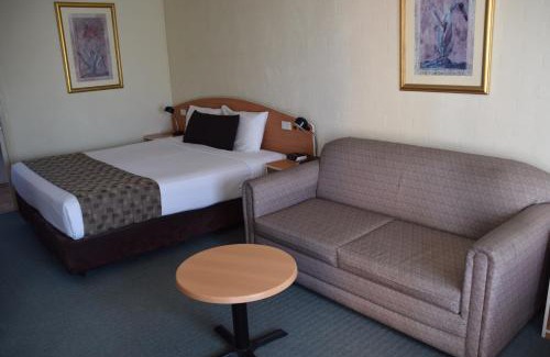 Kelso Hotel | Best Western Coachman's Inn Motel