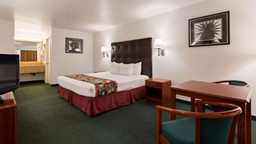 Needles Hotel | Best Western Colorado River Inn