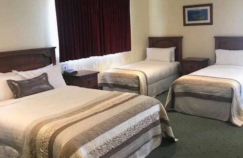 Strathdale Hotel | Best Western Crystal Inn