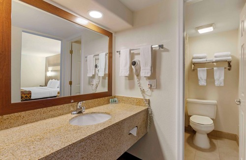 Safford Hotel | Best Western Desert Inn
