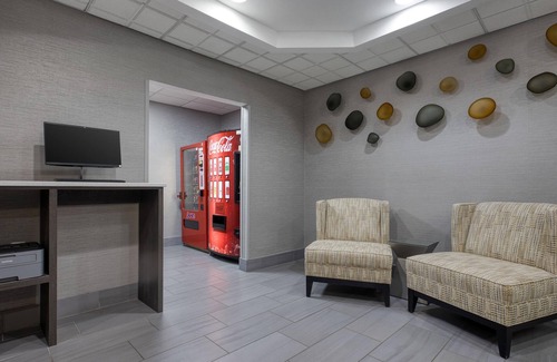 Seven Oaks Hotel | Best Western Executive Inn & Suites