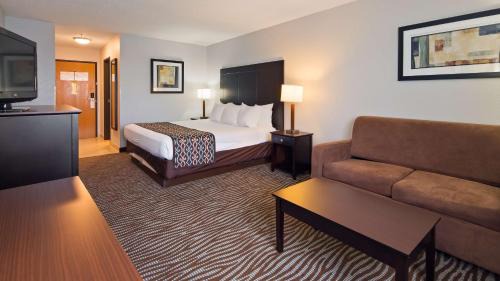 Pulaskiville Hotel | Best Western Executive Inn- Mount Gilead