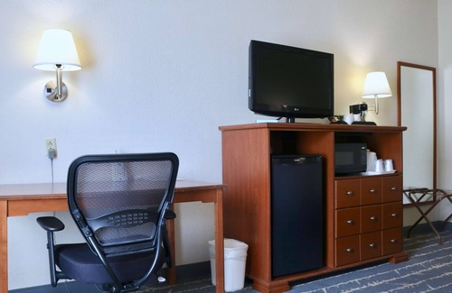 Fostoria Hotel | Best Western Fostoria Inn & Suites