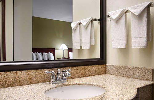 Geneseo Hotel | Best Western Geneseo Inn