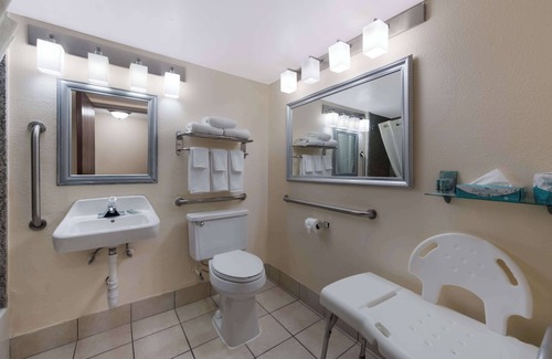 Coliseum Central Hotel | Best Western Hampton Coliseum Inn