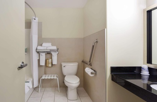 Edson Hotel | Best Western High Road Inn
