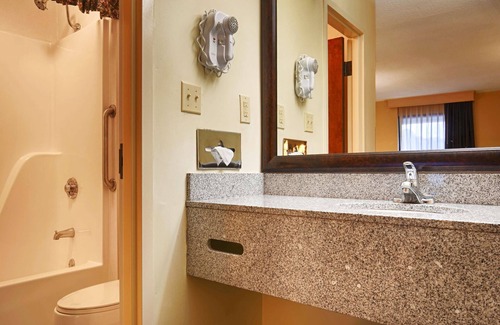 Camden Hotel | Best Western Home Place Inn