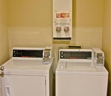 Ontario Hotel | Best Western Inn & Suites