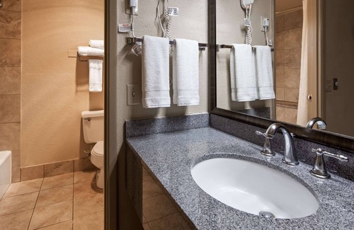 Lakewood Hotel | Best Western Lakewood