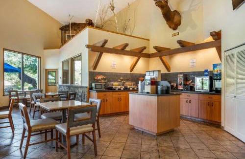 Ahsahka Hotel | Best Western Lodge at River's Edge
