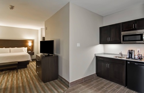 Argyle Hotel | Best Western London Airport Inn & Suites