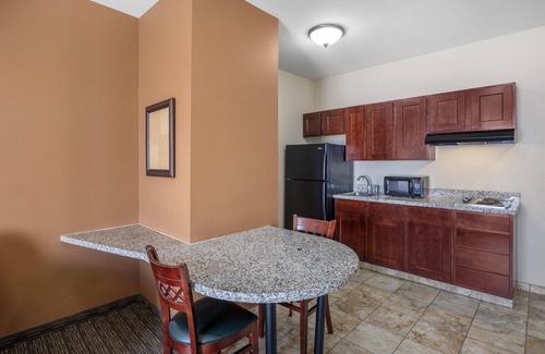 Dodge City Hotel | Best Western North Edge Inn
