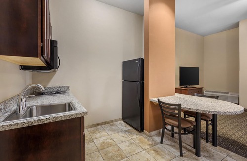Dodge City Hotel | Best Western North Edge Inn