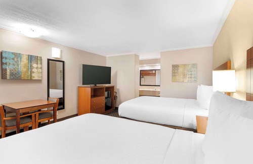 Five Points Northeast Hotel | Best Western Oxnard Inn