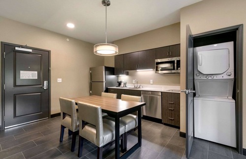 West Colorado Springs Hotel | Best Western Plus Fillmore Inn & Suites