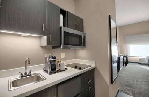 West Colorado Springs Hotel | Best Western Plus Fillmore Inn & Suites