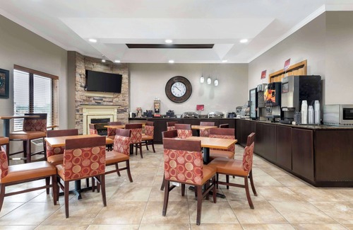 Albert Lea Hotel | Best Western Plus Albert Lea I-90/I-35 Hotel