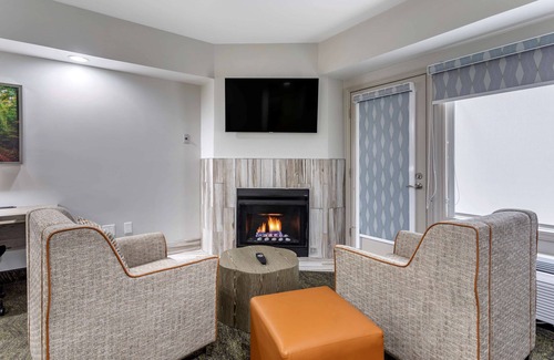 Pigeon Forge Hotel | Best Western Plus Apple Valley Lodge Pigeon Forge