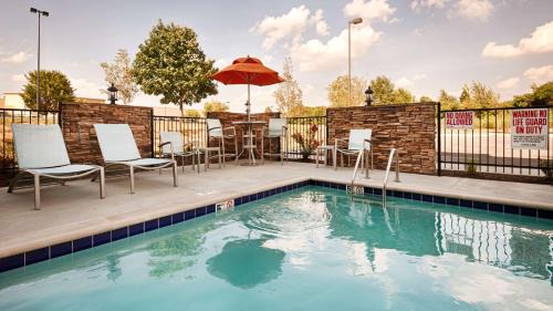 Clarksville Hotel | Best Western Plus Atrium Inn & Suites