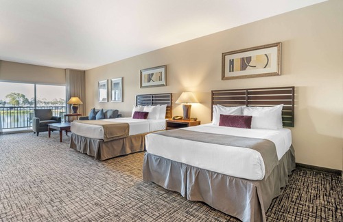 East Peralta Hotel | Best Western Plus Bayside Hotel