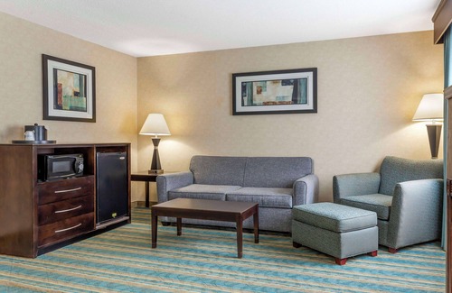 Pittsfield Hotel | Best Western Plus Berkshire Hills Inn & Suites