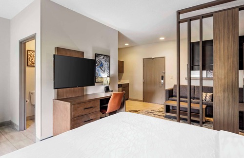 Bourbonnais Hotel | Best Western Plus Bourbonnais Hotel & Suites