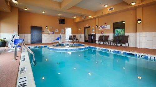 Burleson Hotel | Best Western Plus Burleson Inn & Suites