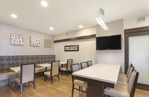 Castle Rock Hotel | Best Western Plus Castle Rock