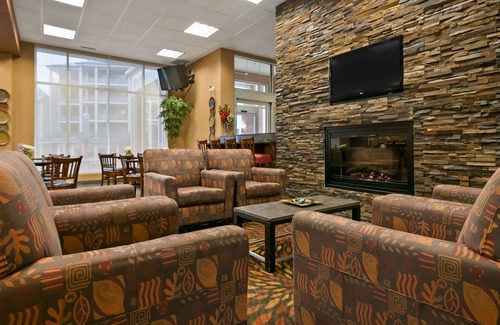Sylvan Lake Hotel | Best Western Plus Chateau Inn Sylvan Lake