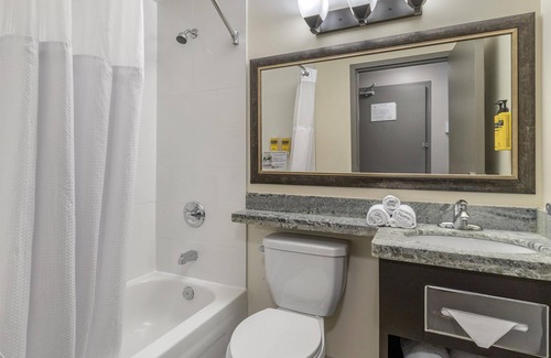 Halifax Hotel | Best Western Plus Chocolate Lake Hotel