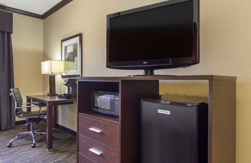 Center Hotel | Best Western Plus Classic Inn & Suites