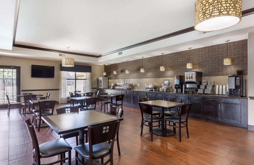 Center Hotel | Best Western Plus Classic Inn & Suites