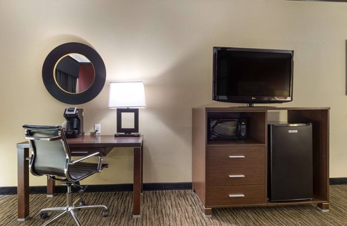 Center Hotel | Best Western Plus Classic Inn & Suites